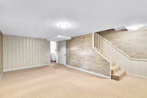 2251 Roanoke Dr. 31.jpg