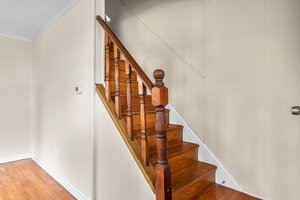 2251 Roanoke Dr. 06.jpg