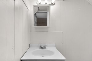 2251 Roanoke Dr. 26.jpg