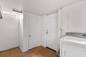 2251 Roanoke Dr. 27.jpg