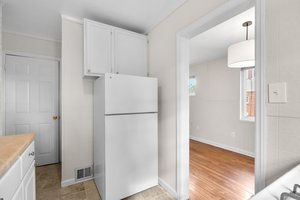 2251 Roanoke Dr. 13.jpg