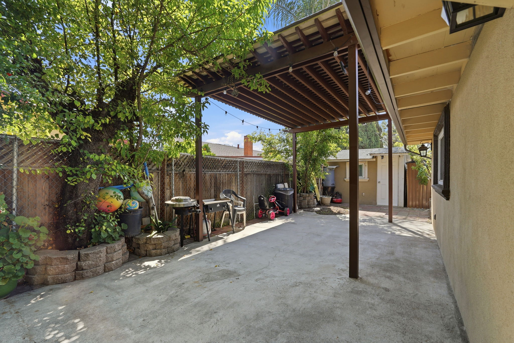 037_F8_2252 Denair Ave