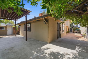 041_F8_2252 Denair Ave