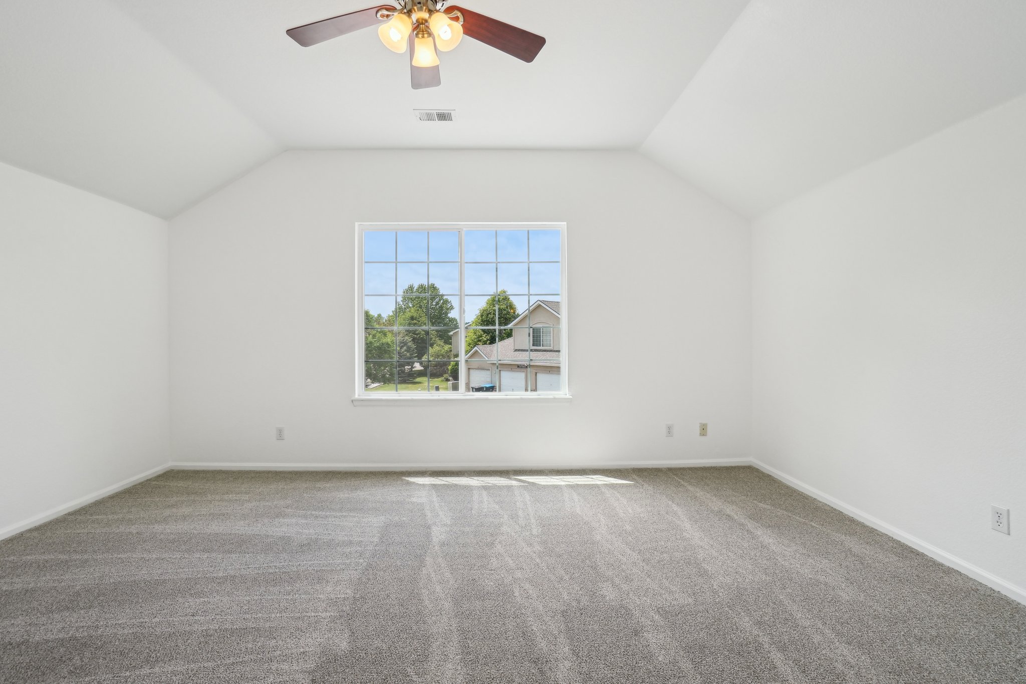 Coronado Pkwy N D-3005-022.jpg