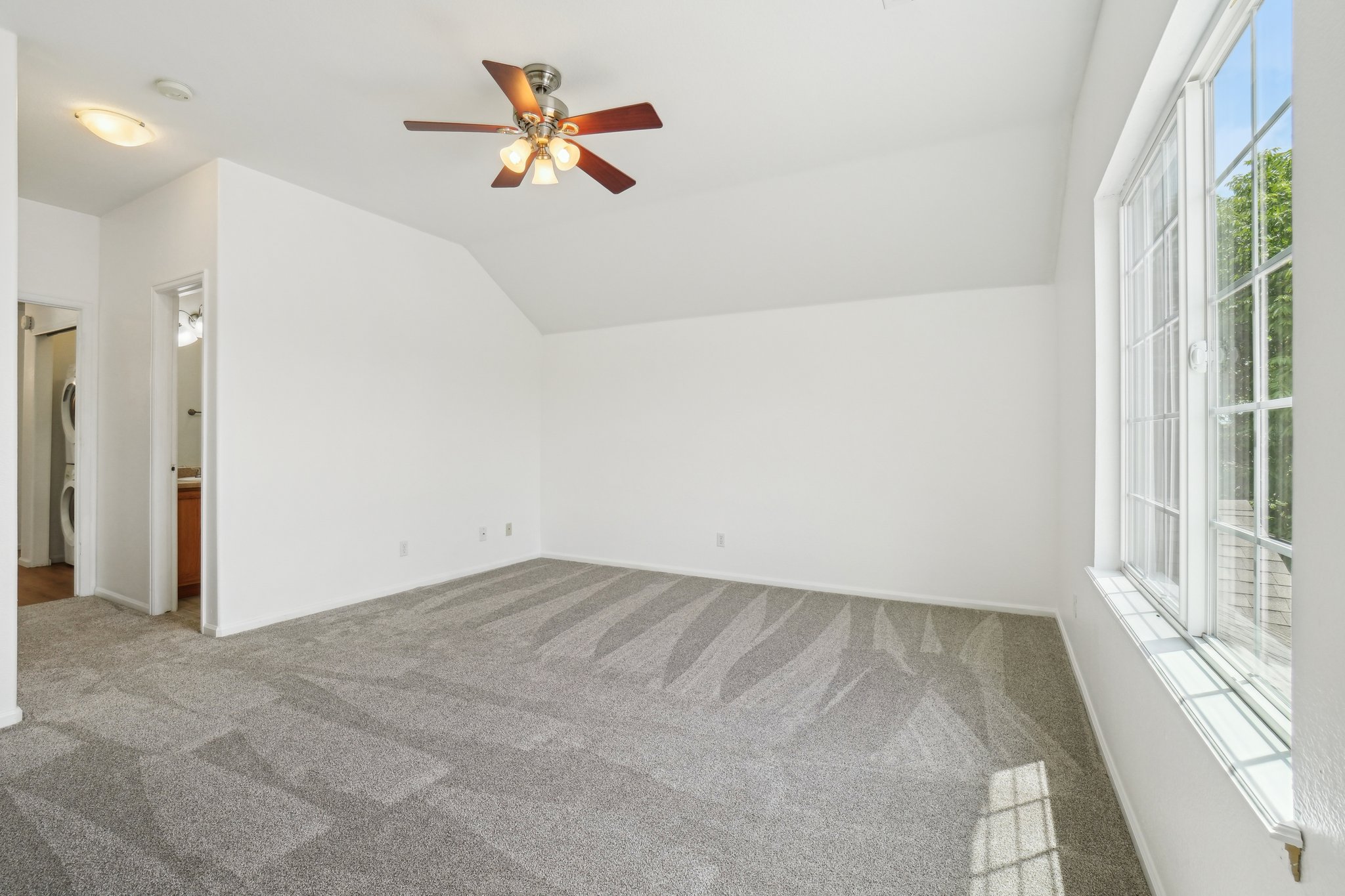 Coronado Pkwy N D-3005-024.jpg