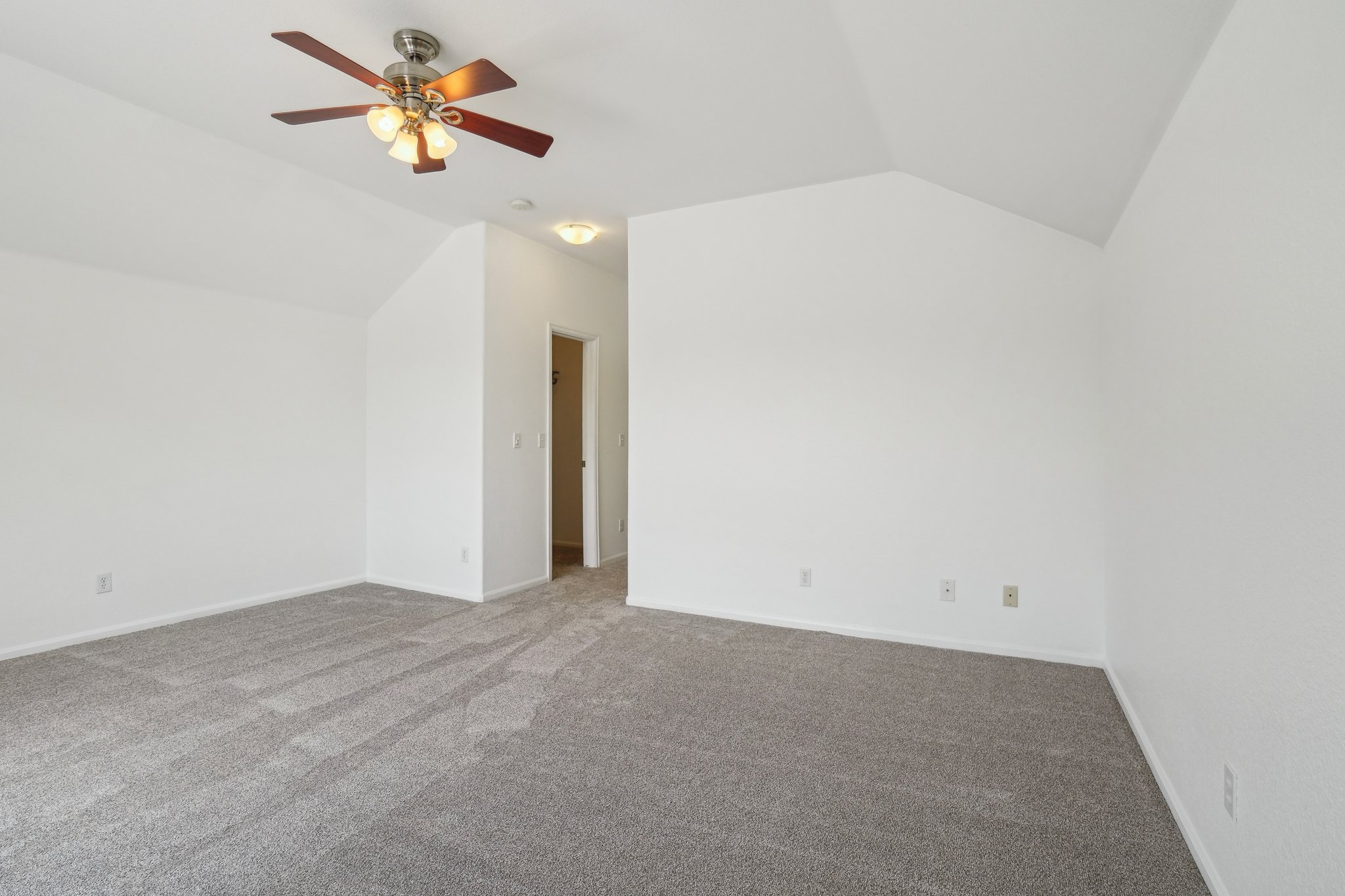 Coronado Pkwy N D-3005-025.jpg