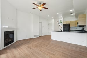 Coronado Pkwy N D-3005-008.jpg