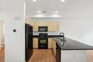 Coronado Pkwy N D-3005-010.jpg