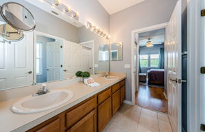 Upper Level Jack and Jill Bathroom 3b