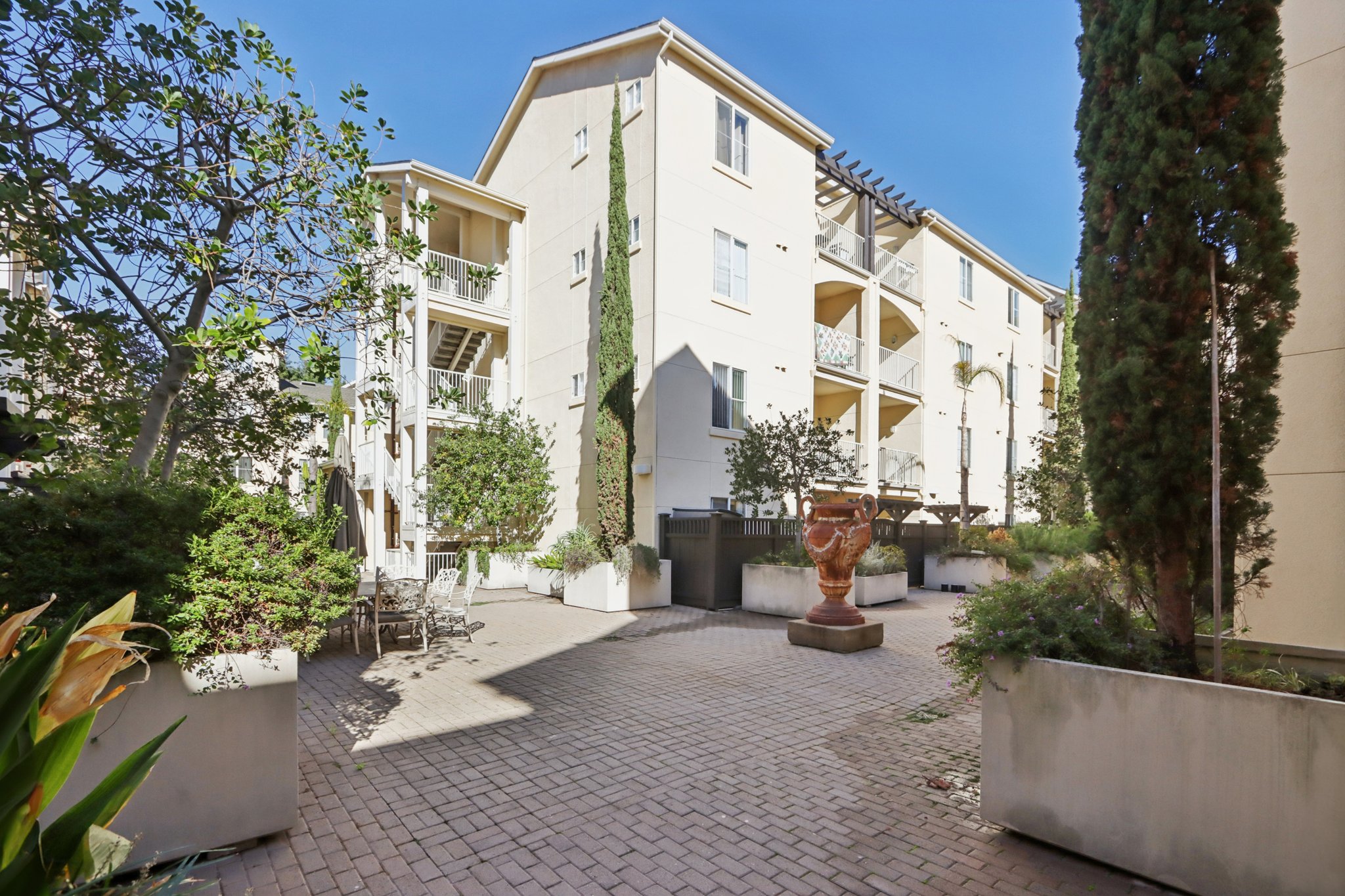 Showers Dr-0311-904.jpg