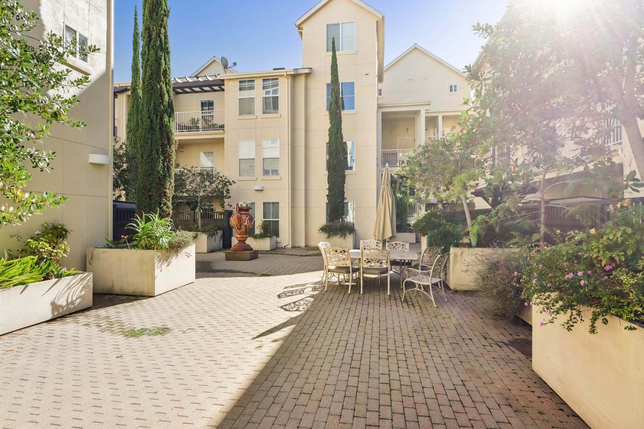 Showers Dr-0311-906.jpg