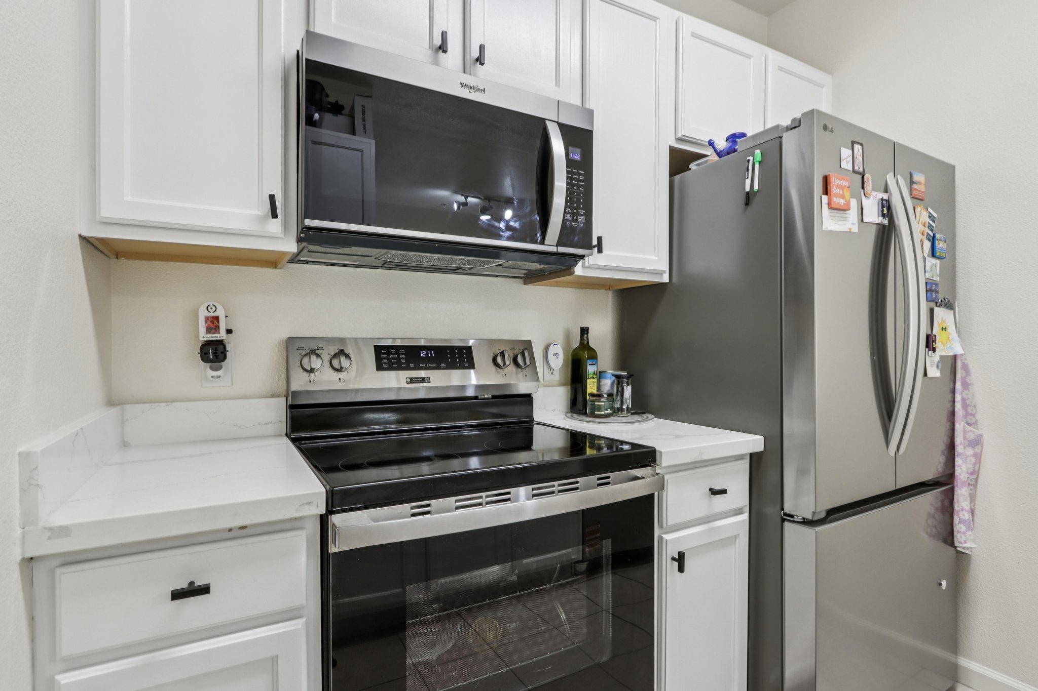 Showers Dr-S0311-015.jpg