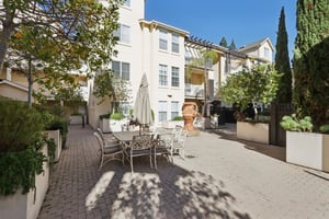 Showers Dr-0311-905.jpg