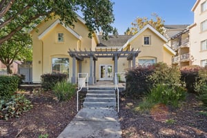 Showers Dr-0311-907.jpg