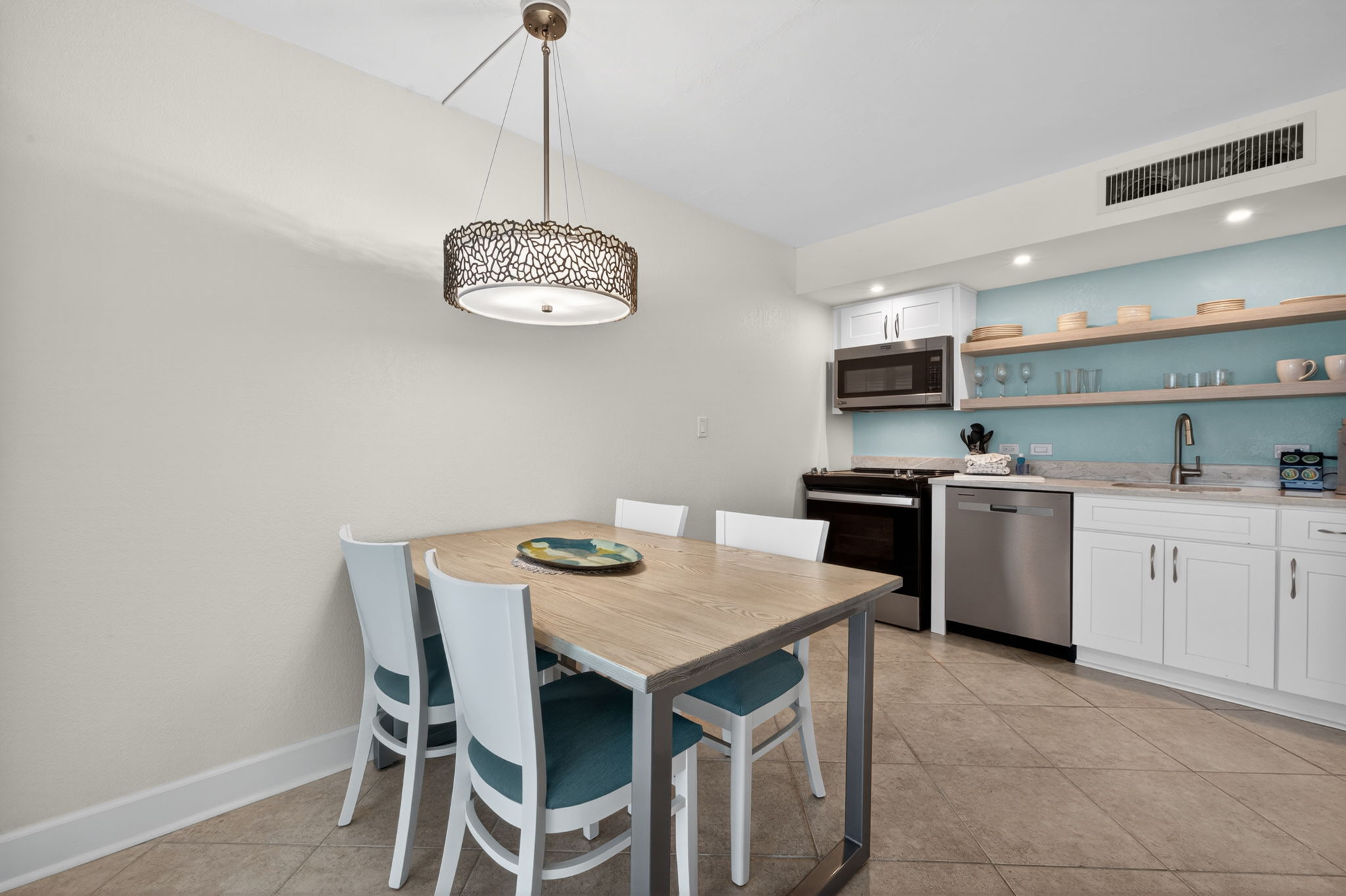 Dining Room 2 of 2