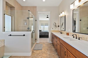 5-Piece En-Suite Master Bath