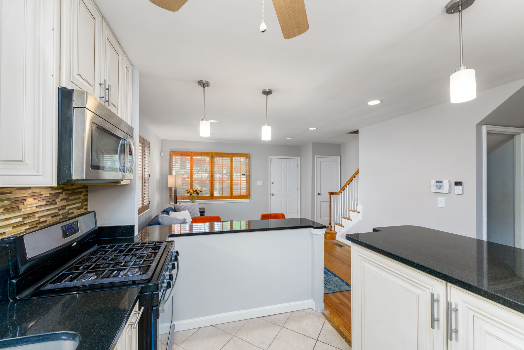 2256 S St SE 00011