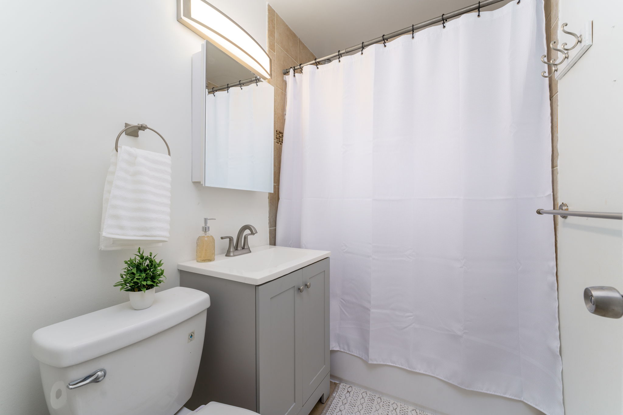 2256 S St SE 00028
