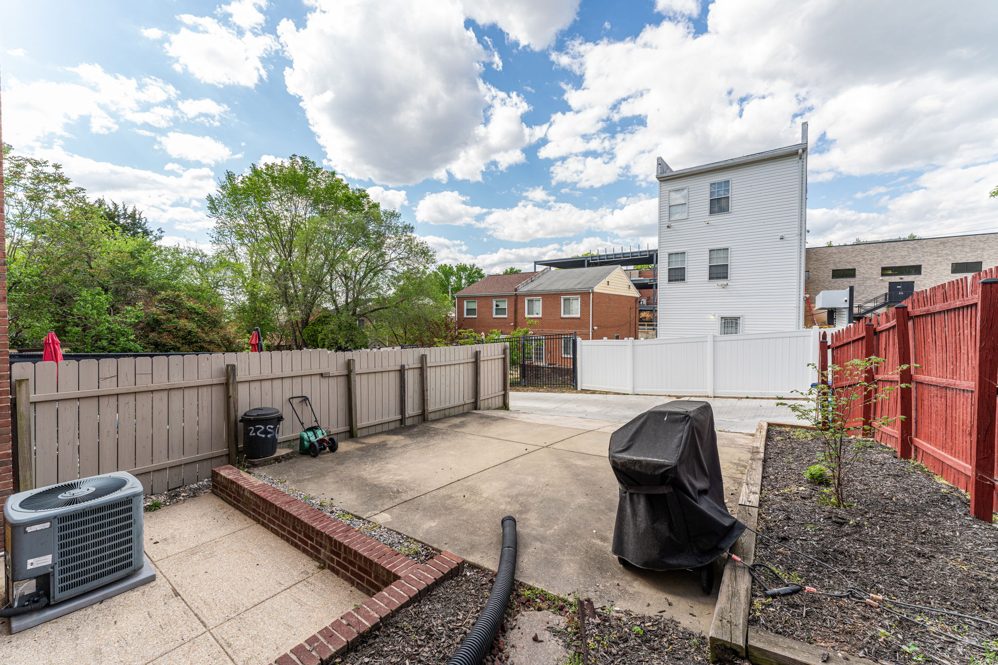 2256 S St SE 00029