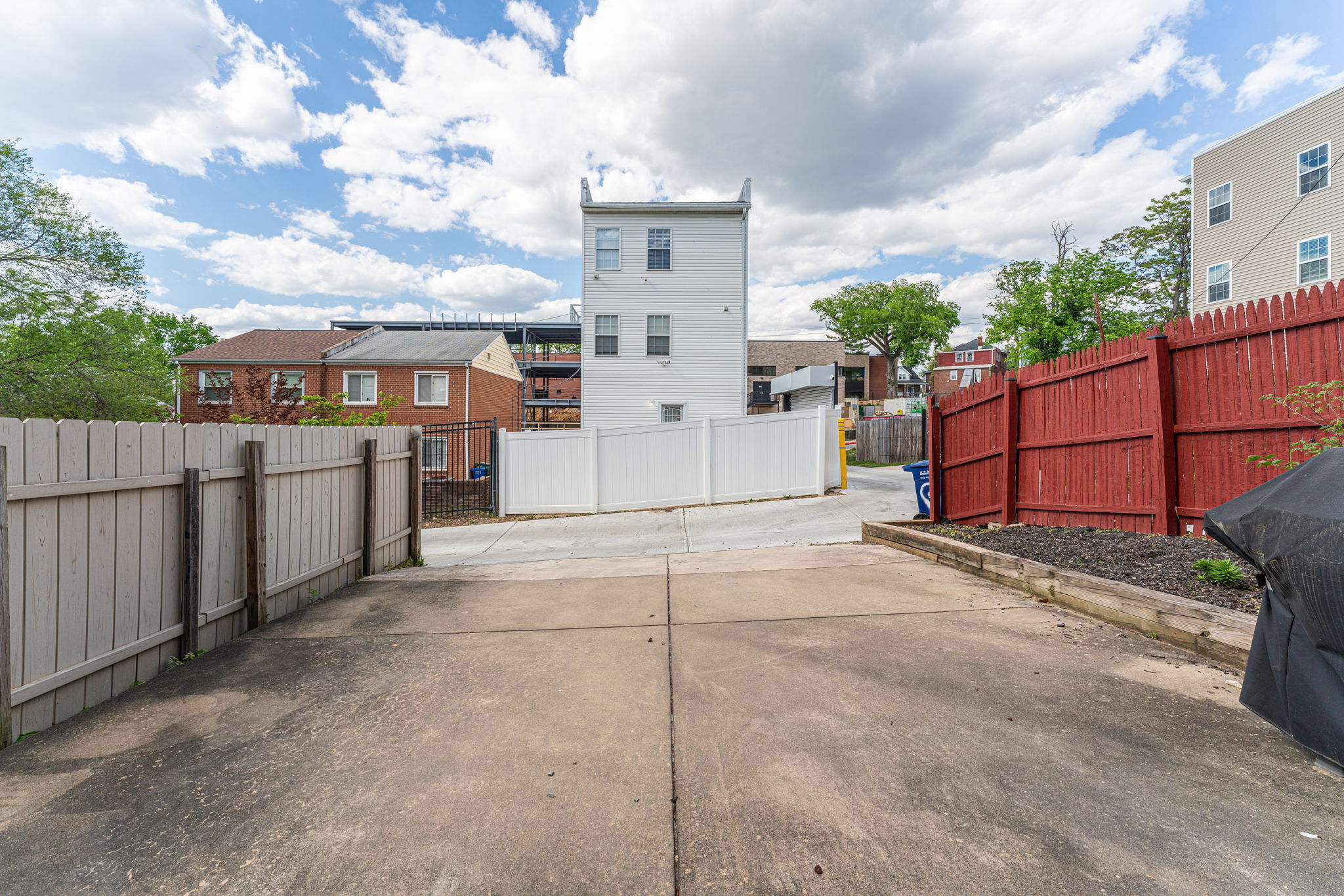 2256 S St SE 00030