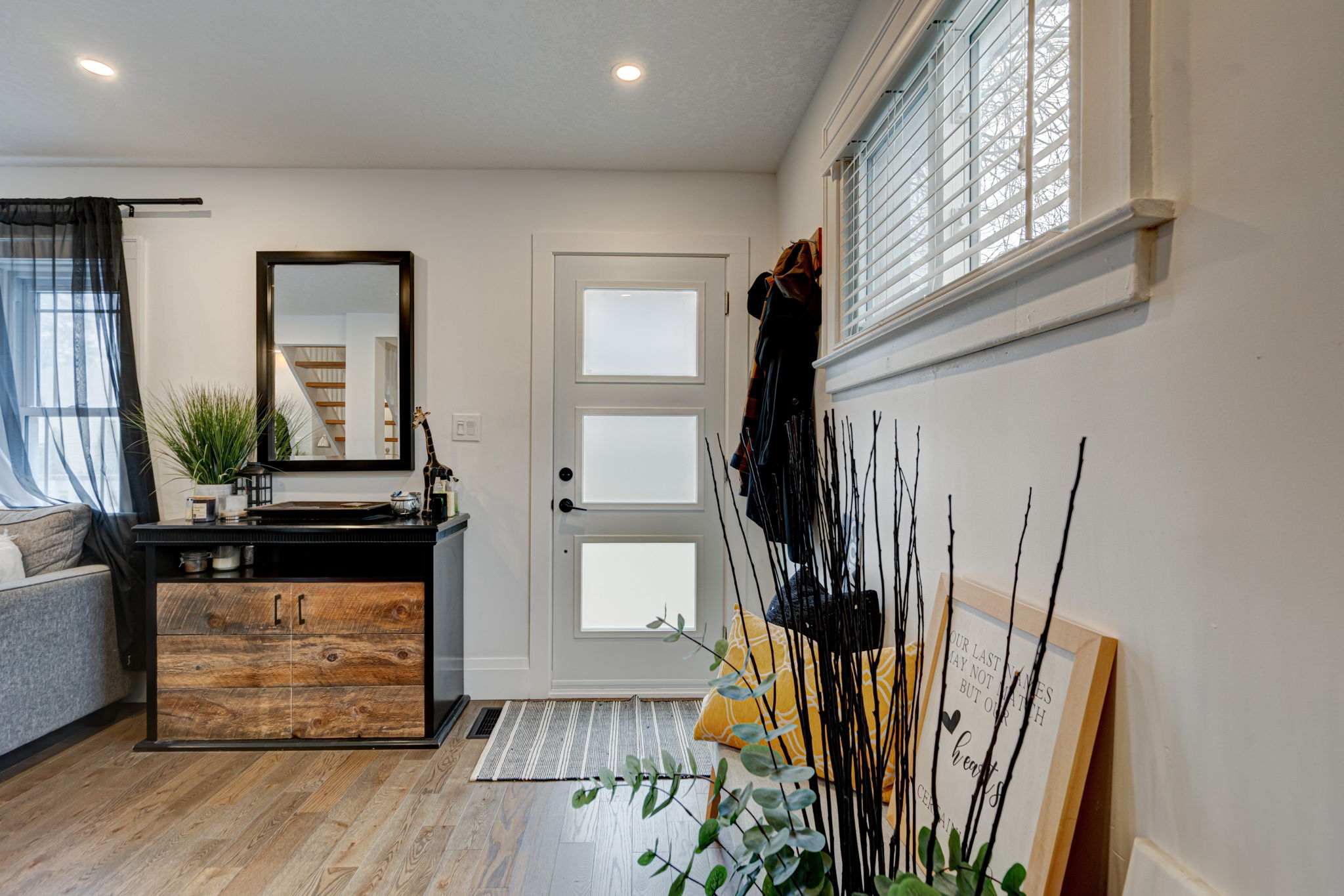 22579 Adelaide Rd, Mount Brydges, ON N0L 1W0 TourMe.ca / Lemontree