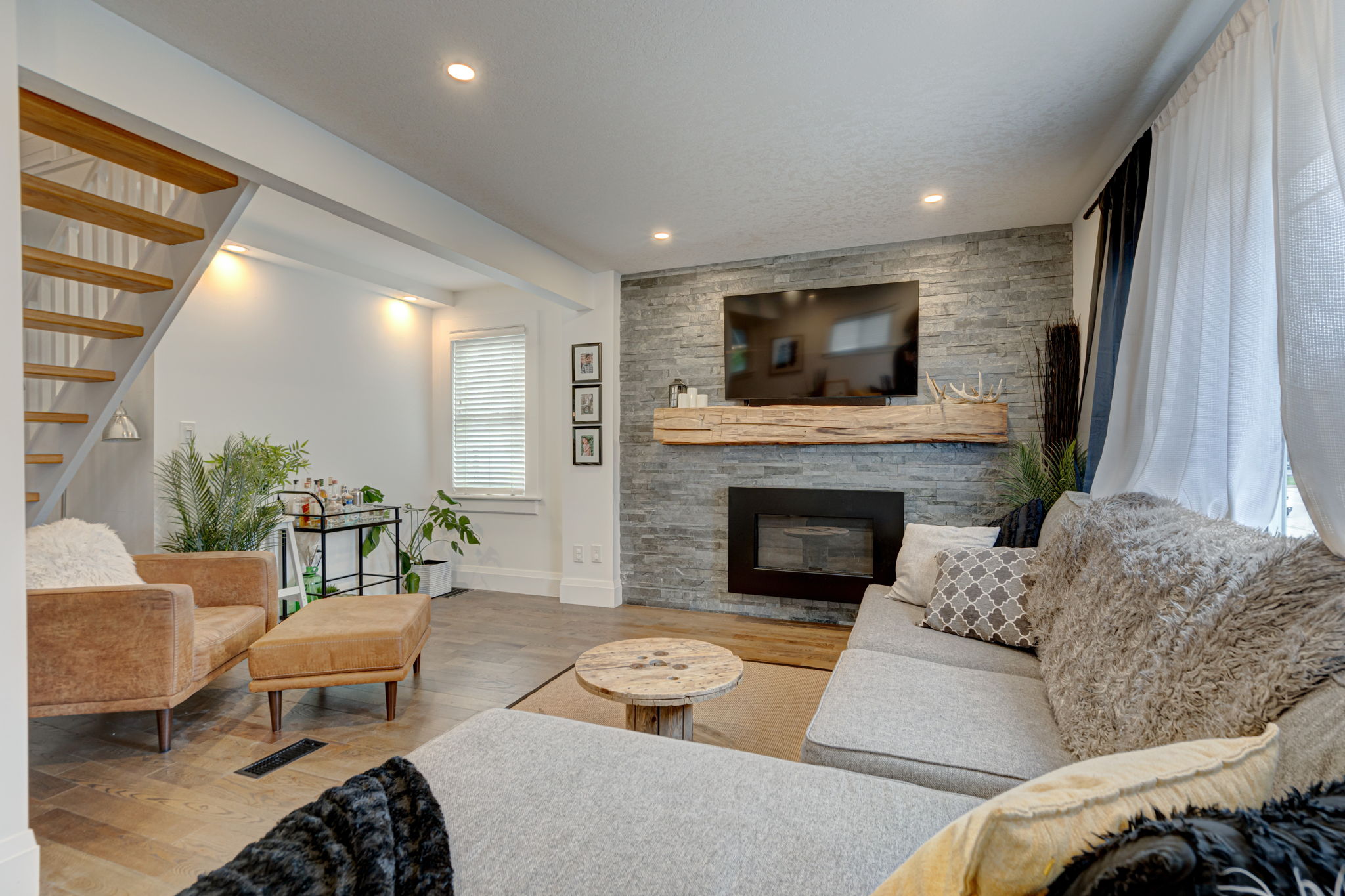 22579 Adelaide Rd, Mount Brydges, ON N0L 1W0 TourMe.ca / Lemontree