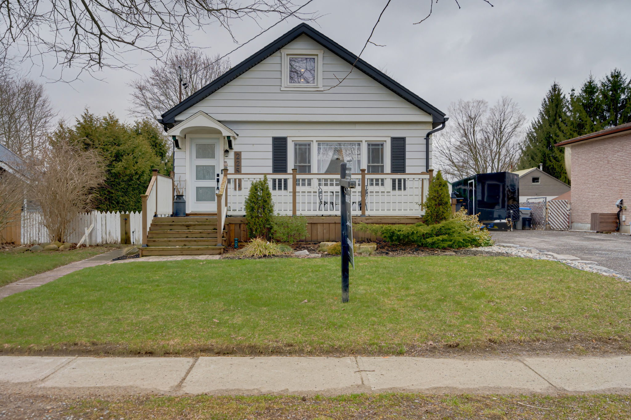 22579 Adelaide Rd, Mount Brydges, ON N0L 1W0 TourMe.ca / Lemontree