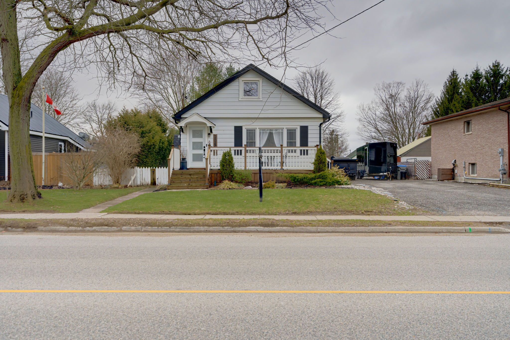 22579 Adelaide Rd, Mount Brydges, ON N0L 1W0 TourMe.ca / Lemontree