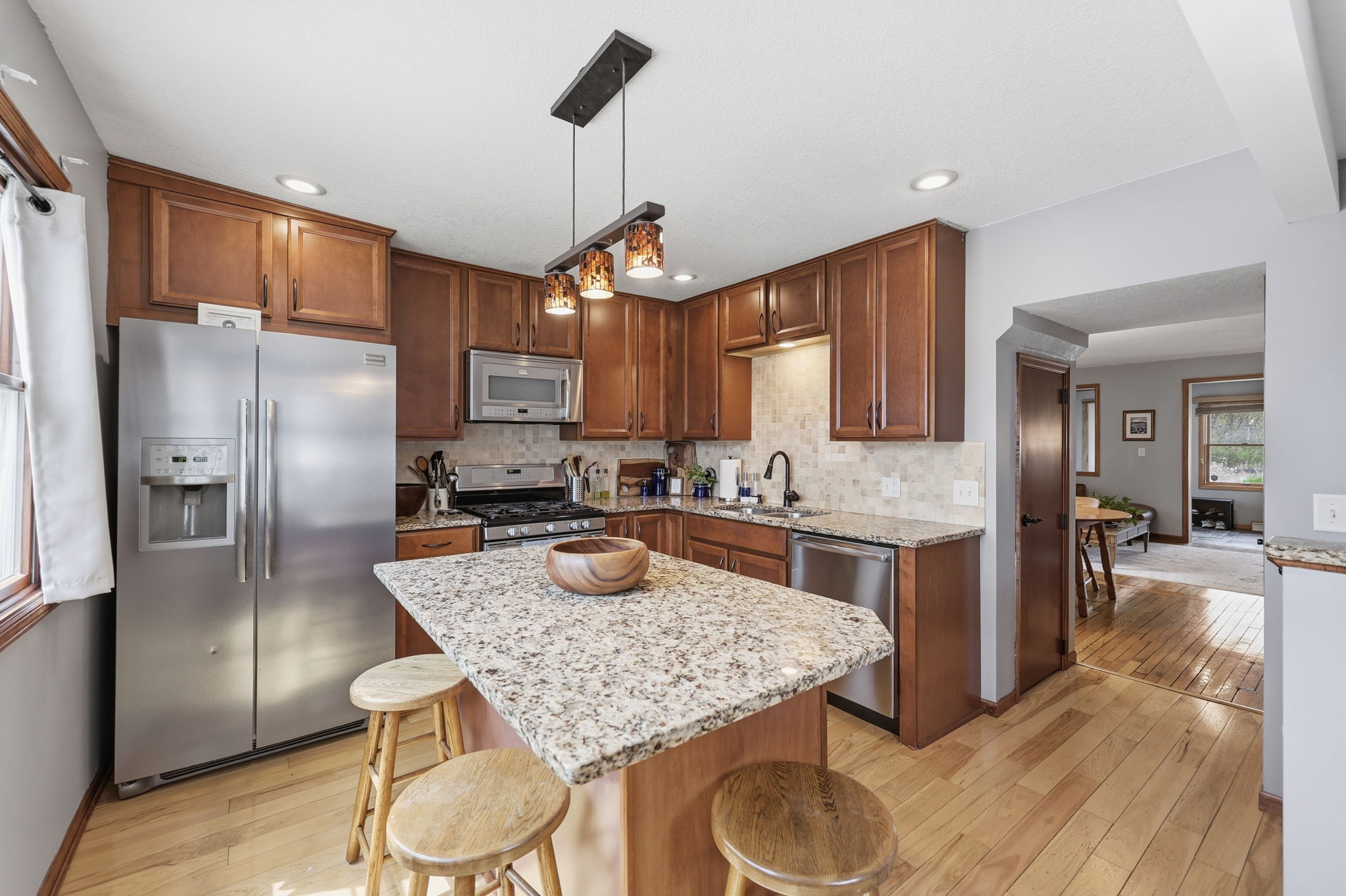  Photo 13