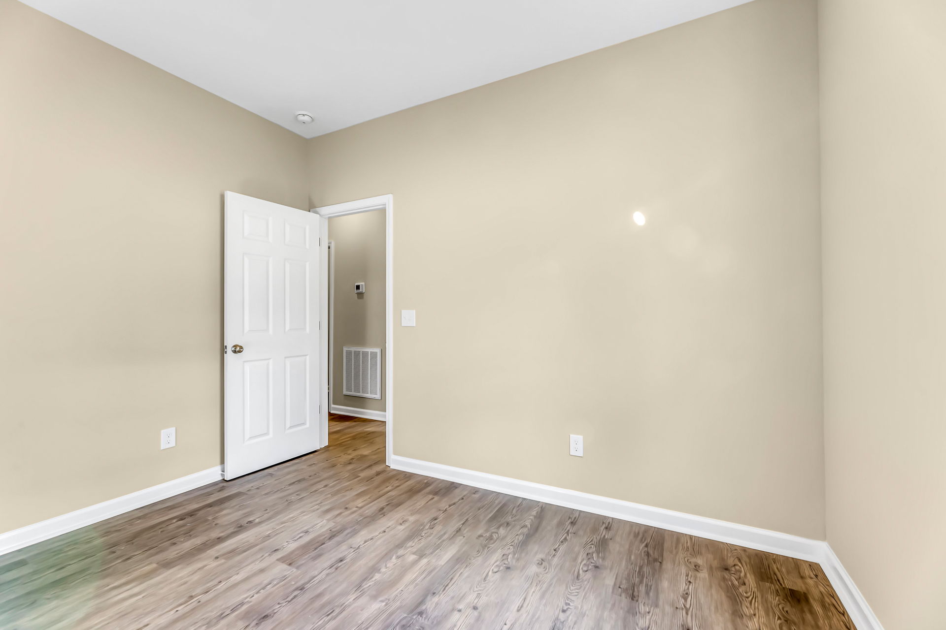 2258 Melrose Dr, Burlington, NC 27217, USA Photo 23