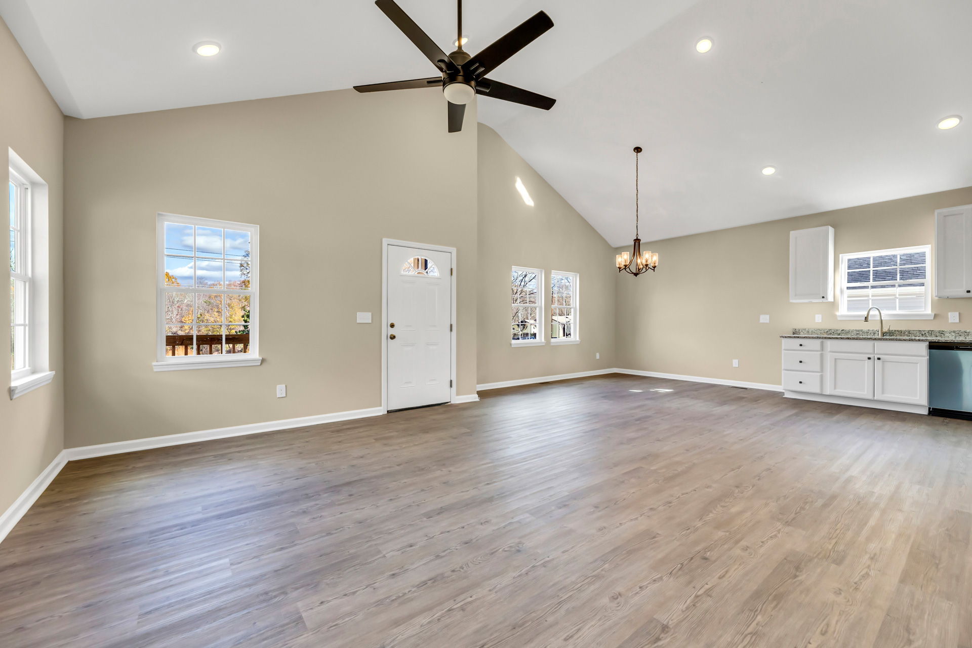 2258 Melrose Dr, Burlington, NC 27217, USA Photo 6