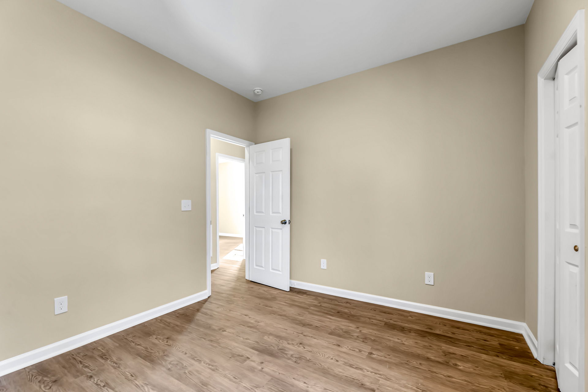 2258 Melrose Dr, Burlington, NC 27217, USA Photo 25