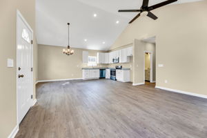 2258 Melrose Dr, Burlington, NC 27217, USA Photo 4