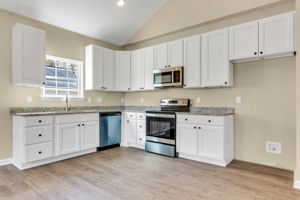 2258 Melrose Dr, Burlington, NC 27217, USA Photo 11