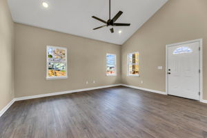 2258 Melrose Dr, Burlington, NC 27217, USA Photo 8