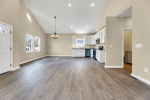 2258 Melrose Dr, Burlington, NC 27217, USA Photo 6