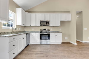 2258 Melrose Dr, Burlington, NC 27217, USA Photo 12