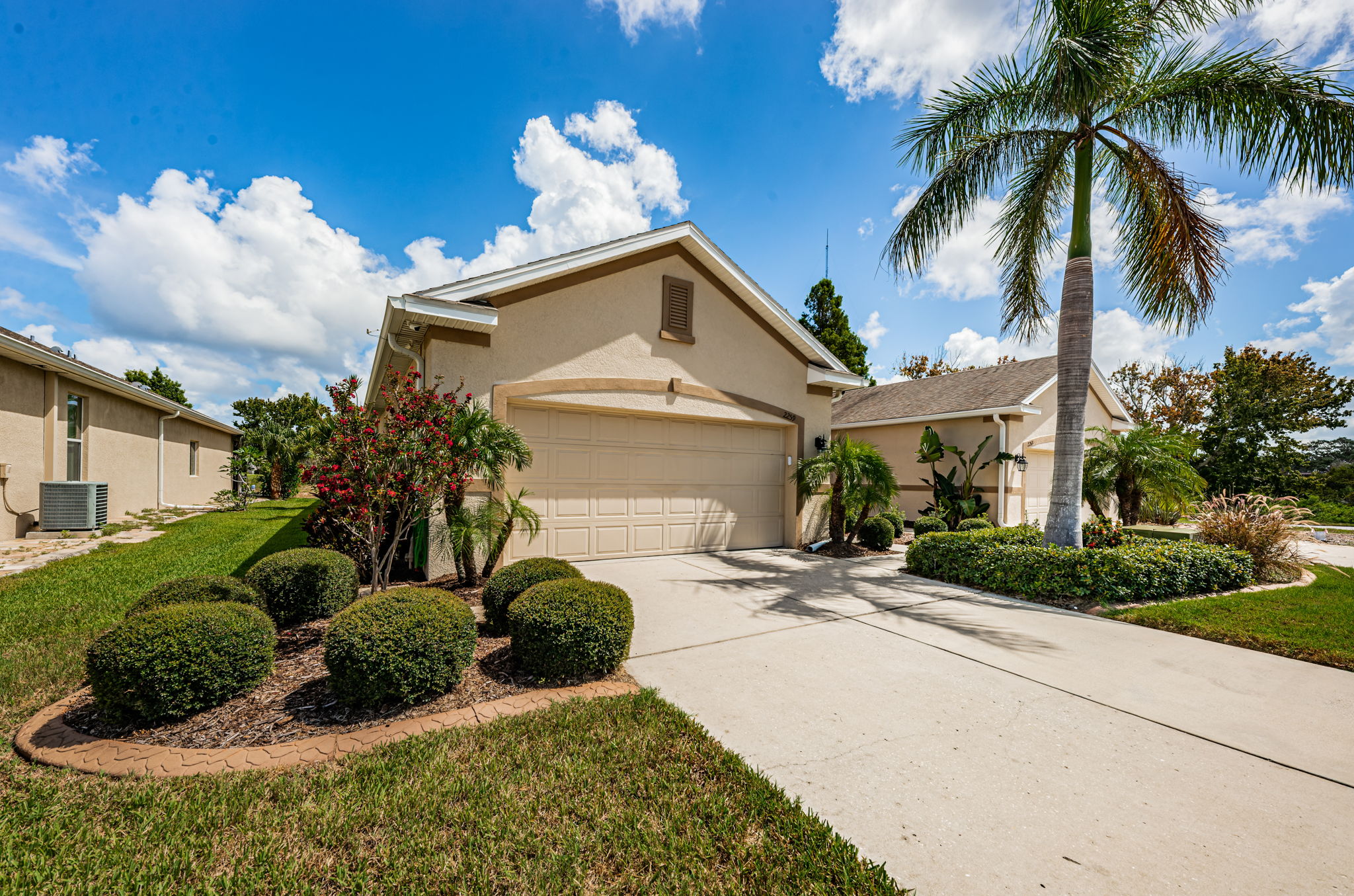 Front Exterior5