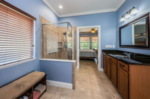 Master Bathroom1d