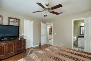 Bedroom 2 with private Bathroom