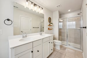 Center Dr-S0204-033.jpg
