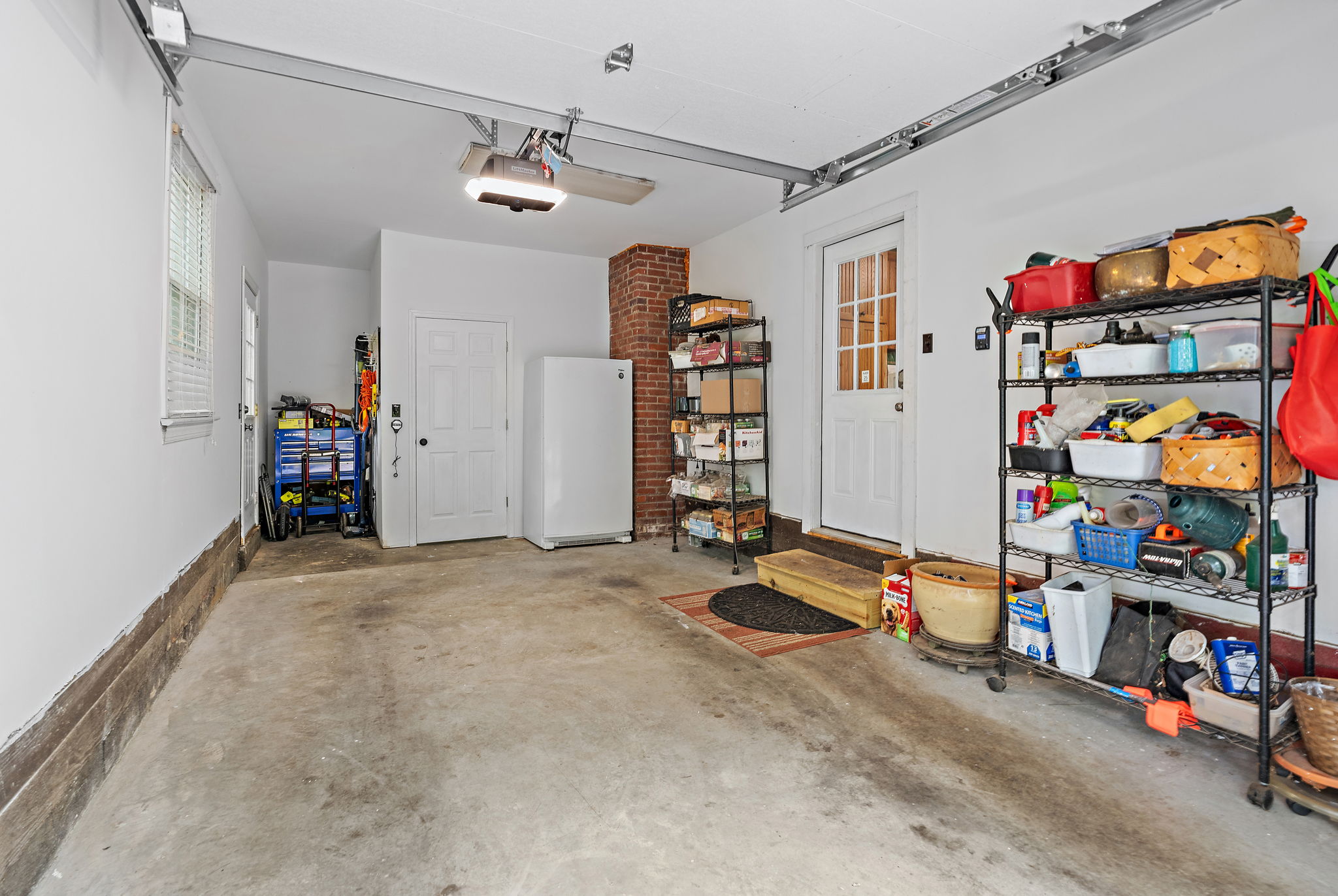  Photo 28