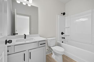 Photo 32