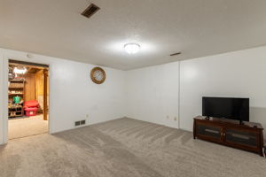  Photo 34