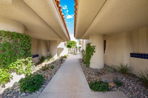 226 N Kavenish Dr, Rancho Mirage, CA 92270, USA Photo 10