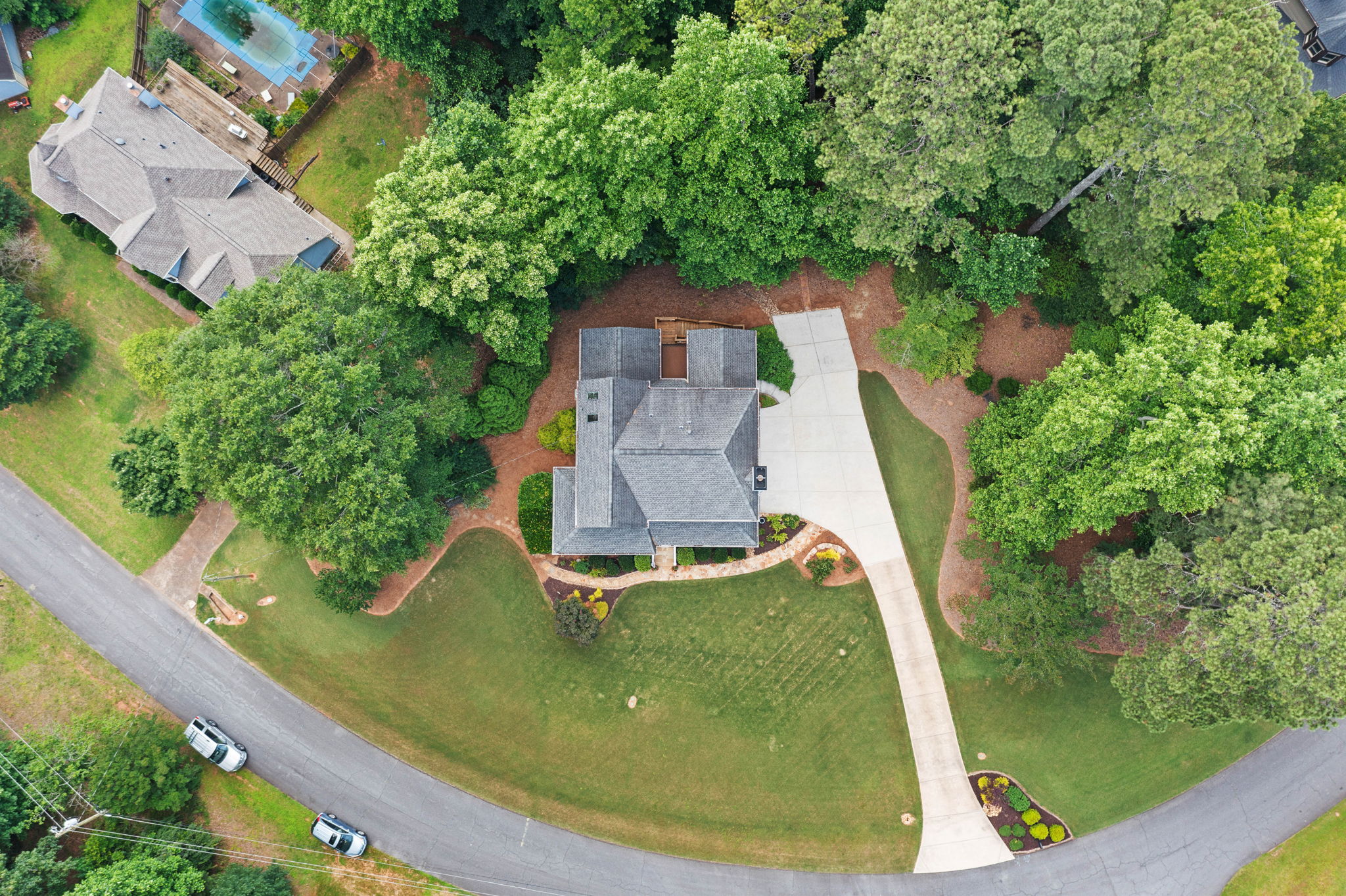 LOOK AT THIS YARD and Driveway