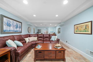 This area is FANTASTIC a wonderful suite