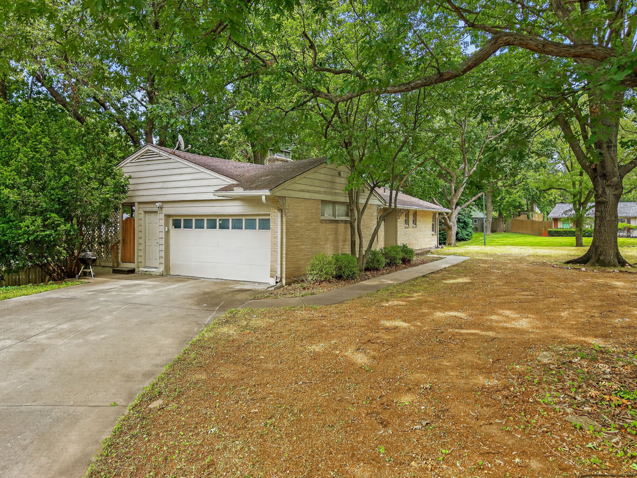 226 NW 43 St-003