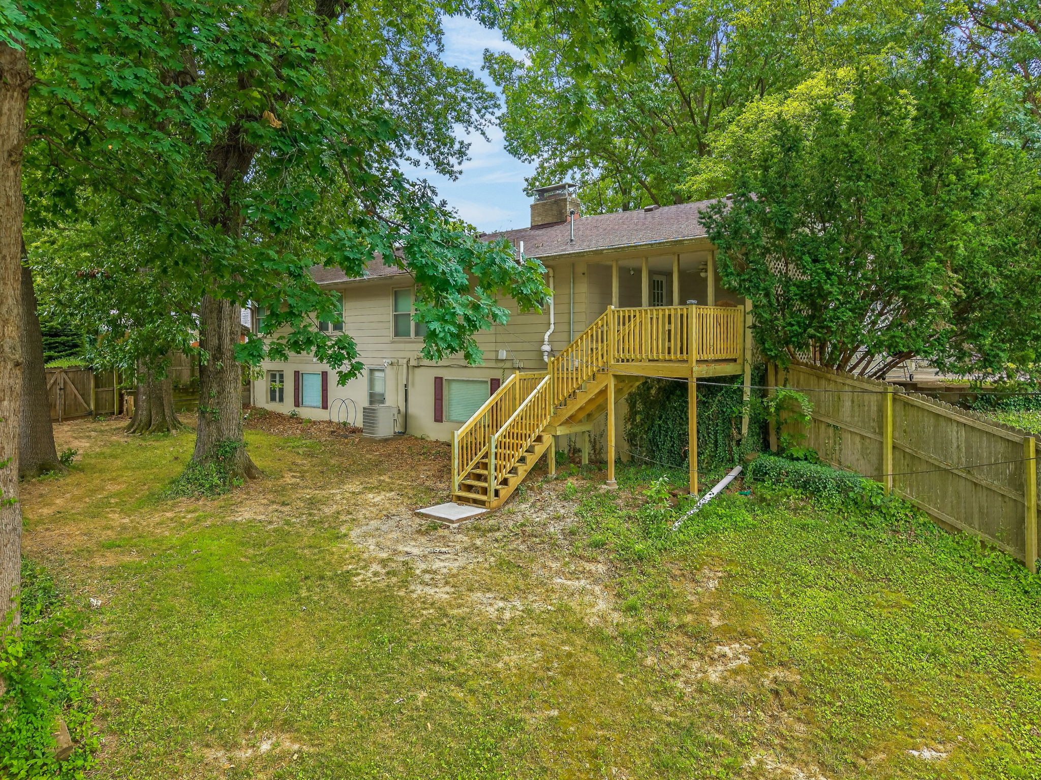 226 NW 43 St-004