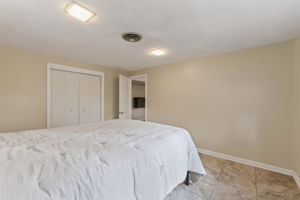 226 NW 43 St-043